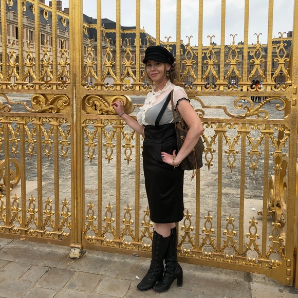 Meet your Posher, Aja - Picture 6 of 12
